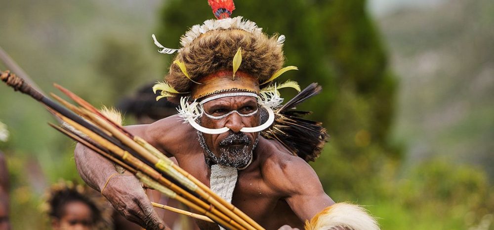 Lernidee Erlebnisreisen - Expeditionsreise West-Papua: Paradiesvögel und Dschungel-Abenteuer Westliches Neuguinea: Baliem-Tal und Asmat-Dörfer (2025)